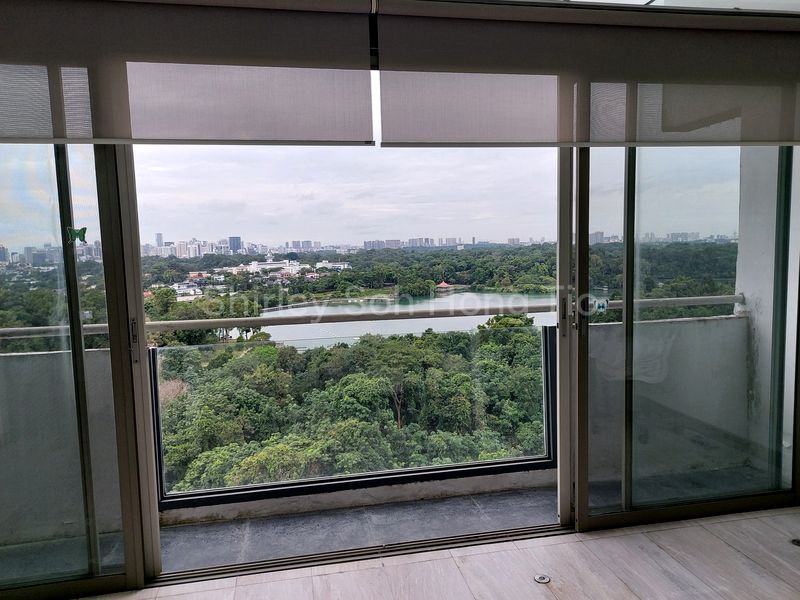 4 Bed Apartment (Condo) for Sale in  Lakeview - Image 2